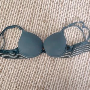 Victoria Secret 32a push-up bra